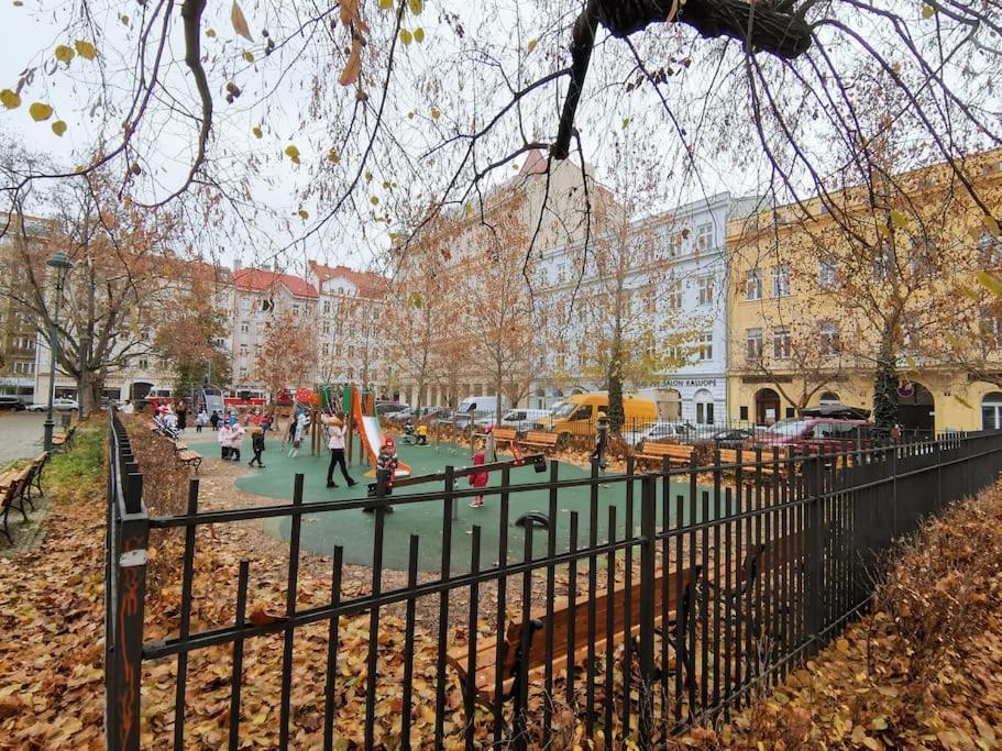 Auriapartments Karlin 2Kk S Terasou A Parkovanim Прага Экстерьер фото