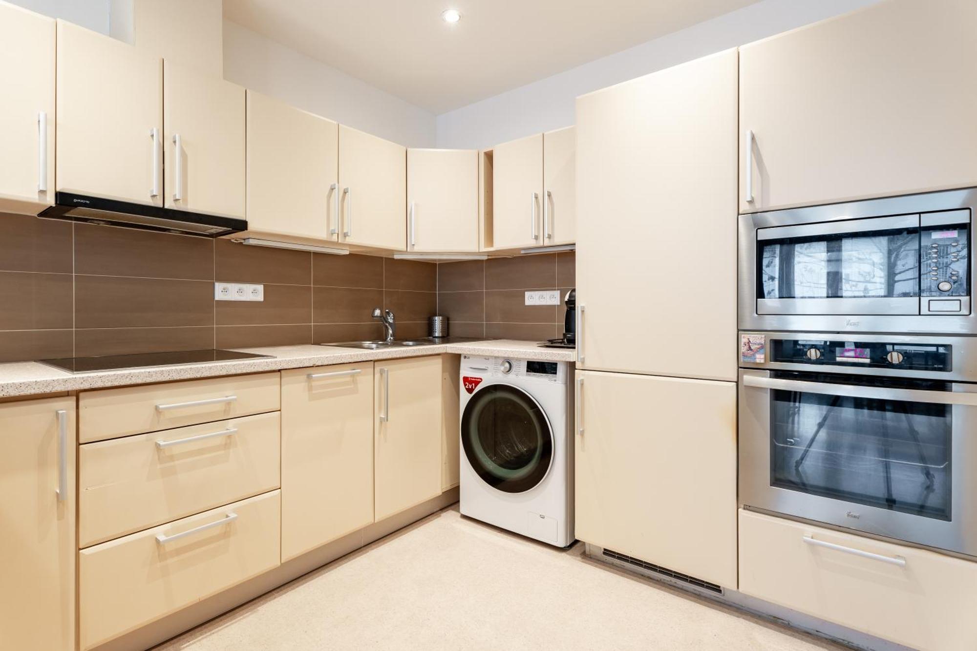 Auriapartments Karlin 2Kk S Terasou A Parkovanim Прага Экстерьер фото